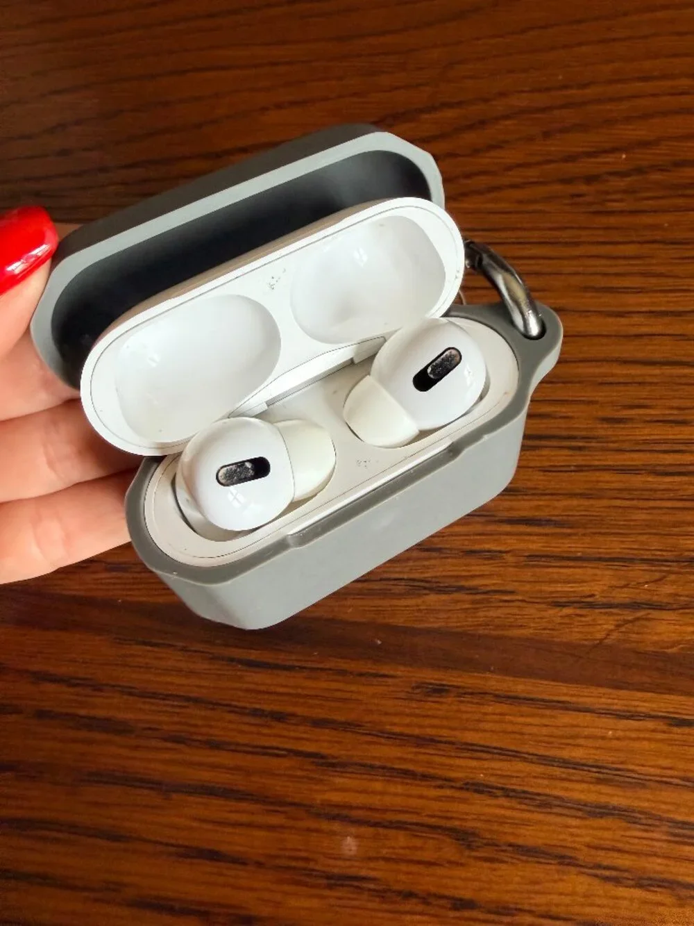 AirPods Pro with Charging Bank and Carrying Case - FULL WORKING SET
